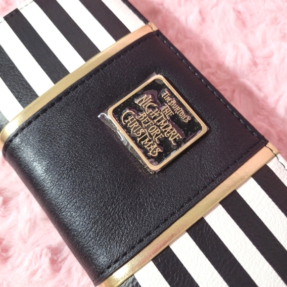 Nightmare Before Christmas Zip-Around Wallet. - Picture 14 of 16